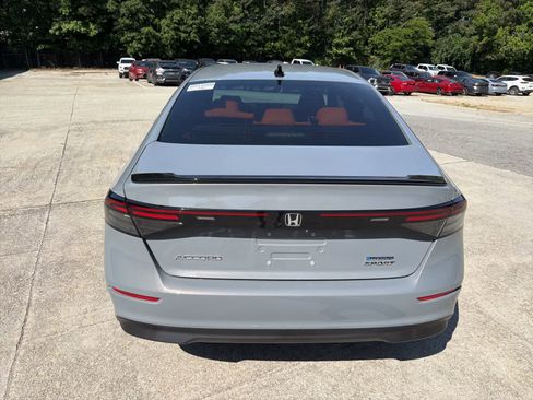 Used 2025 Honda Accord Sport image 9