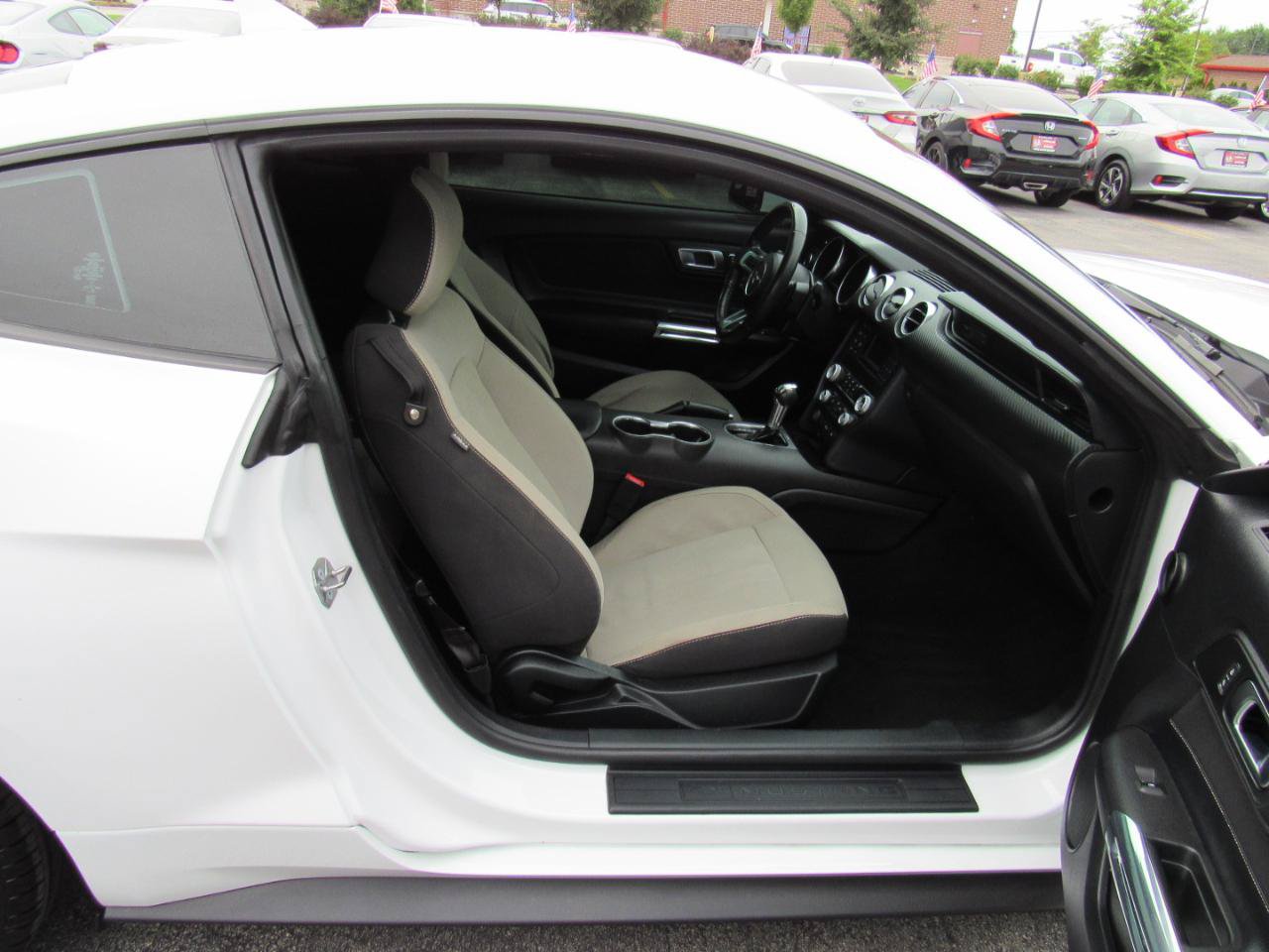 Used 2020 Ford Mustang Coupe RWD image 27