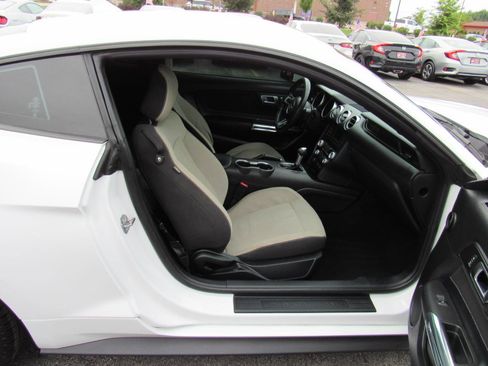 Used 2020 Ford Mustang Coupe RWD image 27