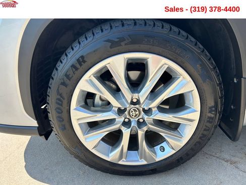 Certified 2021 Toyota Highlander Limited AWD/4WD image 25
