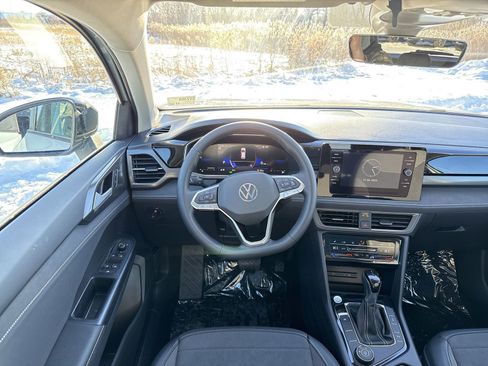 New 2026 Volkswagen Taos SE image 16