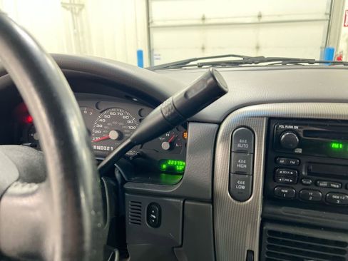 Used 2004 Ford Explorer XLT image 16