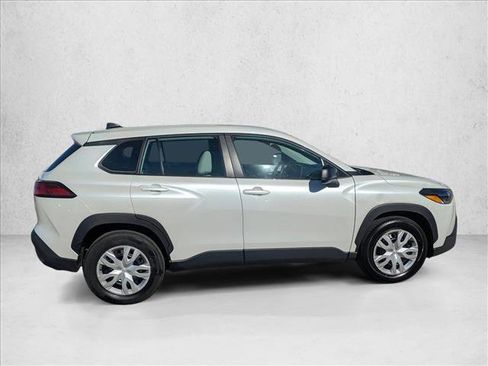 Used 2024 Toyota Corolla Cross L image 4