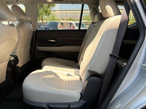 Used 2024 Toyota Grand Highlander FWD image 28