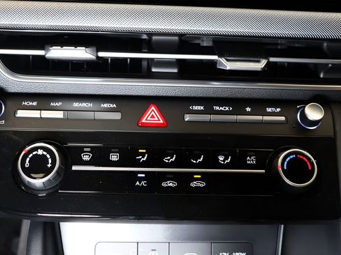 Certified 2025 Hyundai Sonata SE image 18