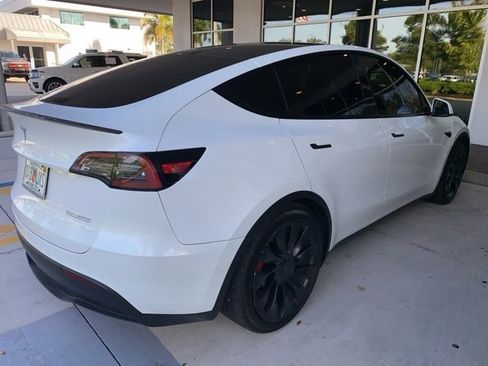 Used 2022 Tesla Model Y Performance image 4