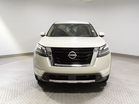 Used 2023 Nissan Pathfinder SL w/ Lighting Package (N92) AWD/4WD image 9