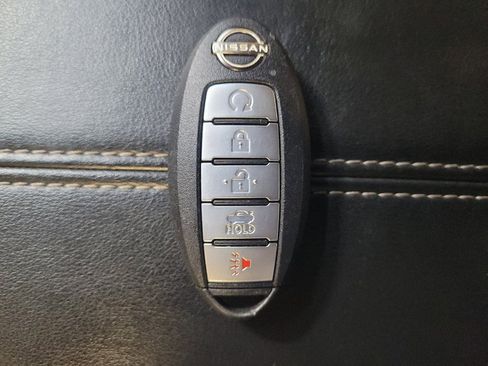 Used 2025 Nissan Altima 2.5 SV FWD image 32