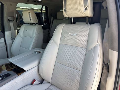 Certified 2024 Cadillac Escalade Sport Platinum image 23