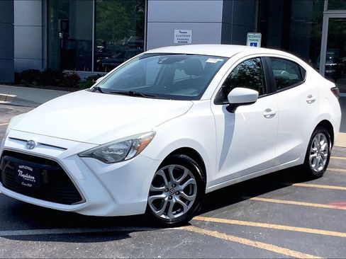 Used 2016 Scion iA FWD image 15