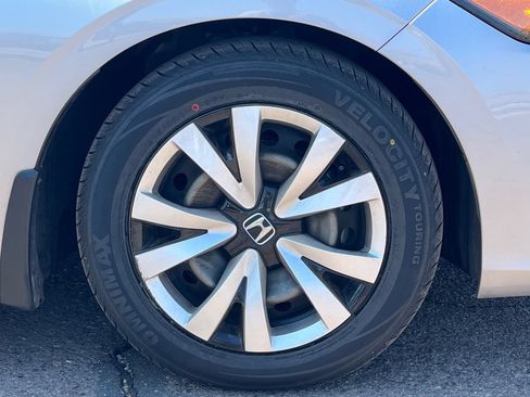 Used 2022 Honda Civic LX image 8