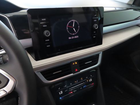 New 2025 Volkswagen Taos SE image 18