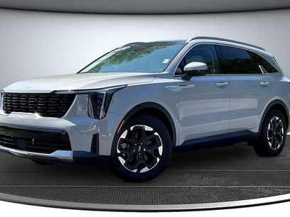 Used 2024 Kia Sorento S w/ Panoramic Sunroof Package