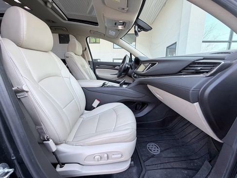 Used 2018 Buick Enclave Essence image 22