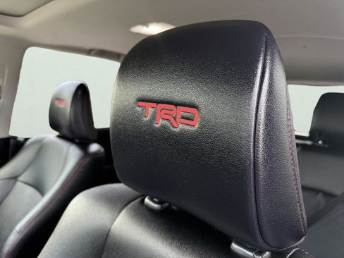 Used 2018 Toyota 4Runner TRD Off-Road Premium w/ TRD Performance Package image 35