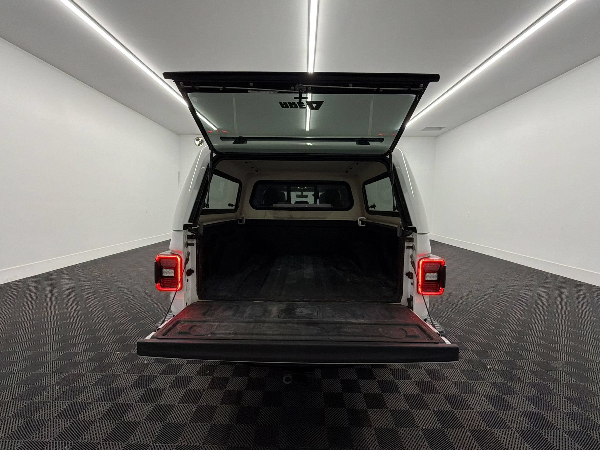Used 2020 Jeep Gladiator Rubicon AWD/4WD image 23