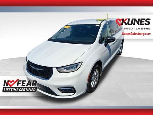 Used 2024 Chrysler Pacifica Touring-L FWD image 1