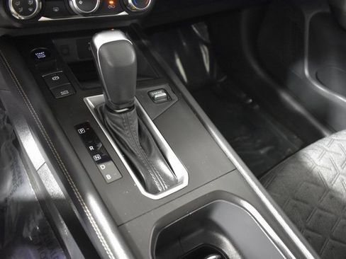 Certified 2025 Nissan Kicks SV image 22