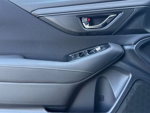 Used 2025 Subaru Outback Premium image 8