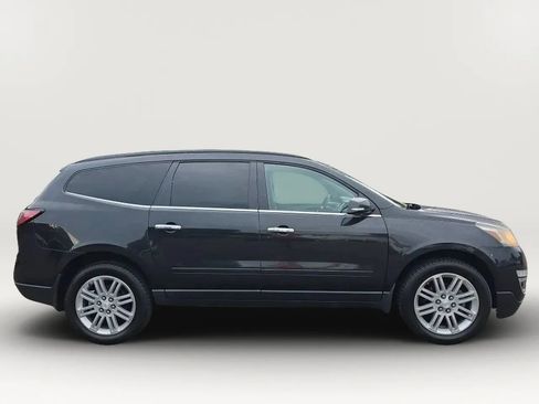 Used 2015 Chevrolet Traverse LT w/ Style and Technology Package FWD image 9