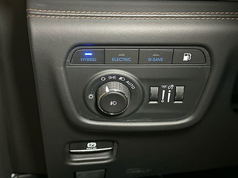 Used 2023 Jeep Grand Cherokee Summit AWD/4WD image 24