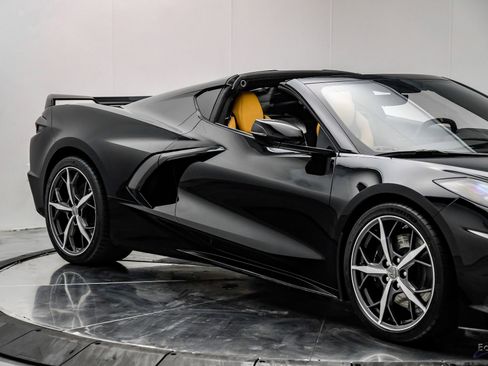 Used 2023 Chevrolet Corvette Stingray 3LT Z51 Performance P w/ Z51 Performance Package image 32