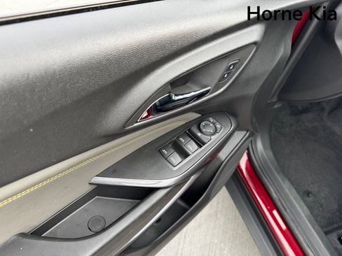 Used 2024 Chevrolet Trax ACTIV w/ Sunroof Package image 11