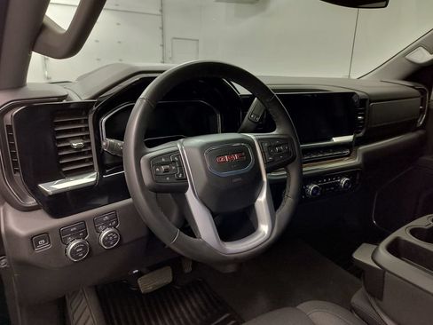 Used 2024 GMC Sierra 1500 Elevation AWD/4WD image 4