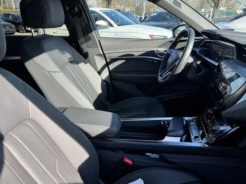 Used 2023 Audi e-tron Premium Plus AWD/4WD image 28