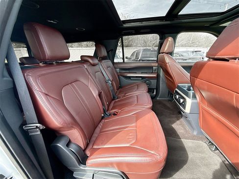 Used 2022 Ford Expedition Max Limited image 32