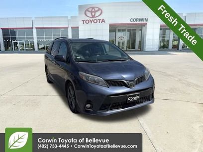 Used 2018 Toyota Sienna SE