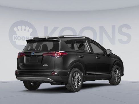 Used 2017 Toyota RAV4 XLE w/ All Weather Liner Package AWD/4WD image 2