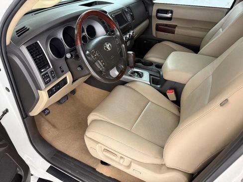 Used 2011 Toyota Sequoia Platinum image 41