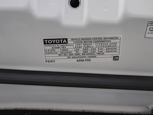 New 2026 Toyota Camry Hybrid FWD image 13
