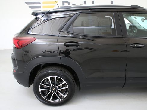 Certified 2025 Chevrolet TrailBlazer LT AWD/4WD image 9