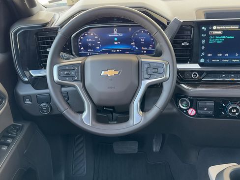 Used 2025 Chevrolet Silverado 1500 LT image 16