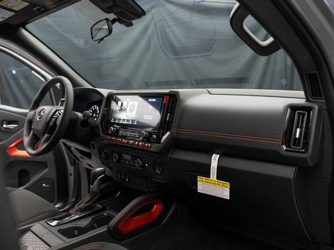 Used 2025 Nissan Frontier PRO-4X w/ Pro Convenience Package image 19