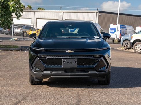 Used 2025 Chevrolet Equinox EV LT w/ Comfort Package FWD image 2