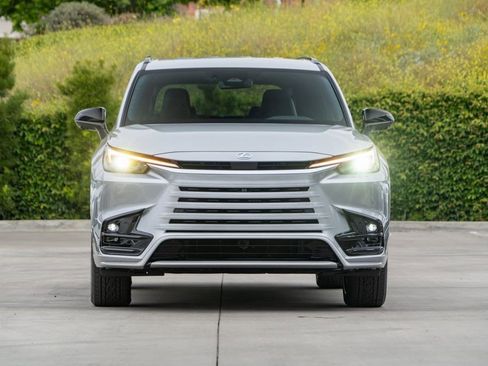 New 2025 Lexus TX 500h AWD image 3