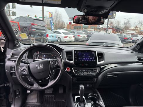 Used 2019 Honda Ridgeline Black Edition image 15