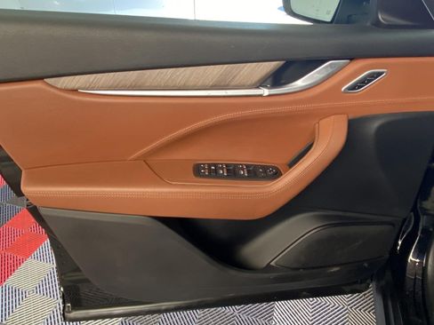 Used 2019 Maserati Levante AWD/4WD image 18