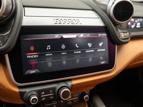 Used 2018 Ferrari GTC4Lusso T RWD image 30