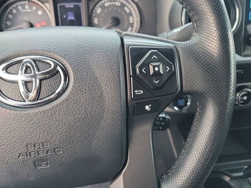 Used 2016 Toyota Tacoma TRD Sport w/ Towing Package image 21