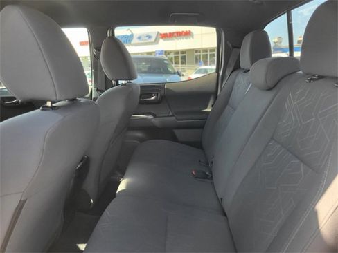 Used 2018 Toyota Tacoma SR5 image 9