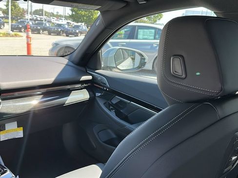 Used 2026 BMW 530i w/ M Sport Package RWD image 25