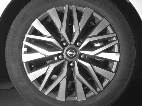 Used 2025 Nissan Altima 2.5 SV image 13