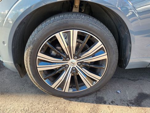Used 2023 Volvo XC60 B5 Plus image 7