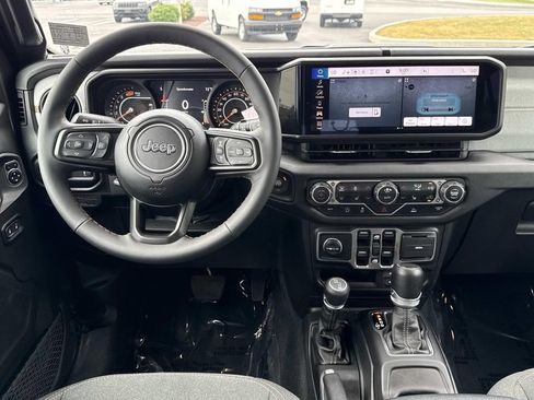 Used 2024 Jeep Wrangler Unlimited Sport AWD/4WD image 3