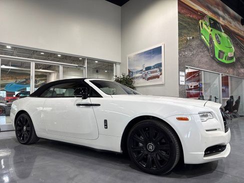 Used 2017 Rolls-Royce Dawn image 42