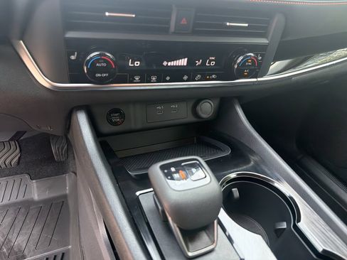 Certified 2026 Nissan Rogue SV AWD/4WD image 33